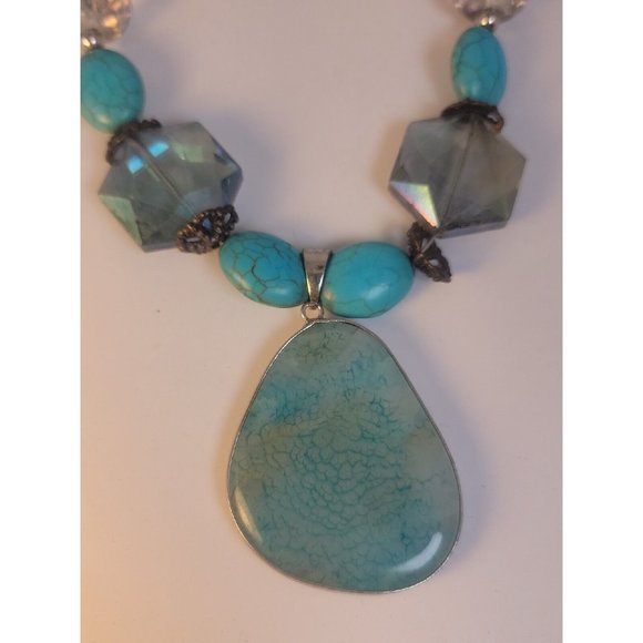 Sky Blue Agate Glass And Turquoise Colored Stones Silver Tone Necklace - Picture 3 of 13